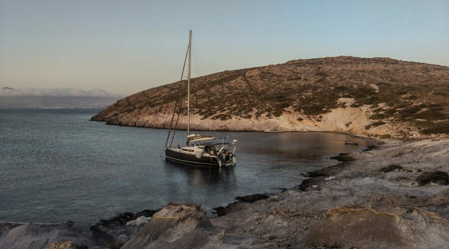 Mouillage à Antiparos - sailing cyclades
